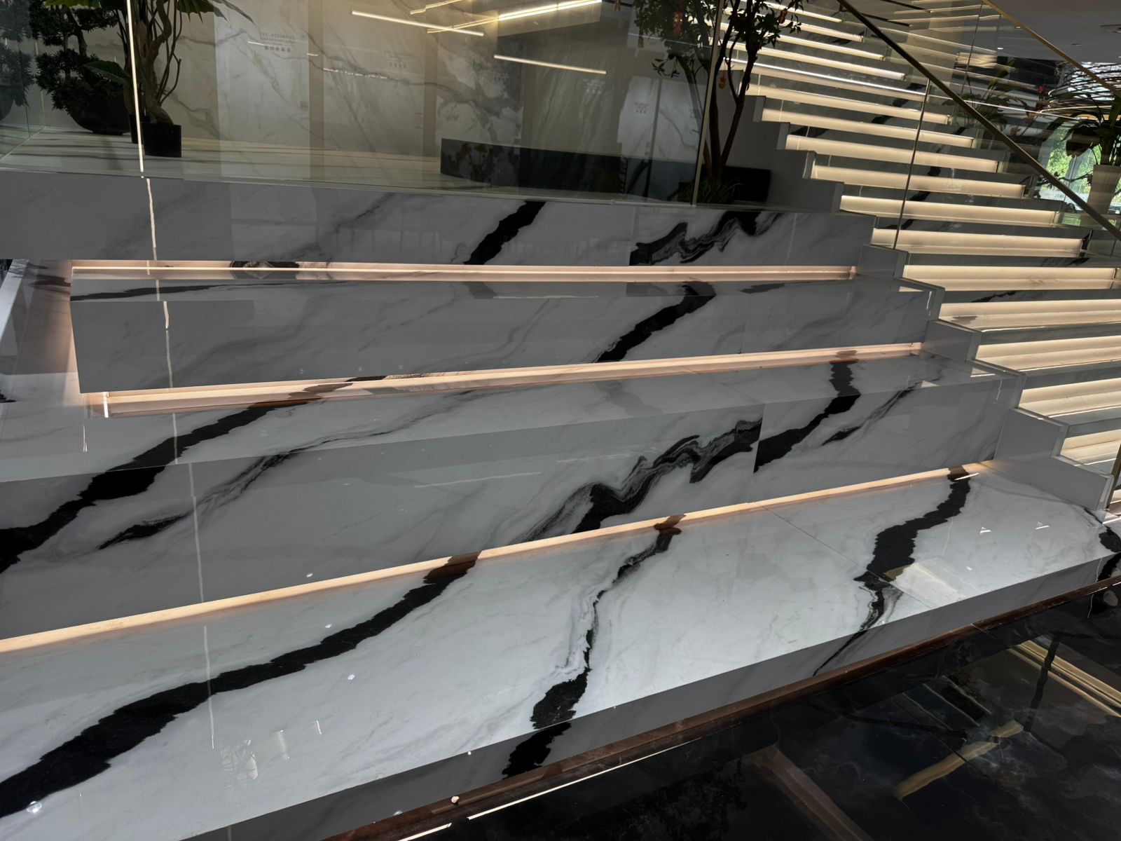 Quartz mural